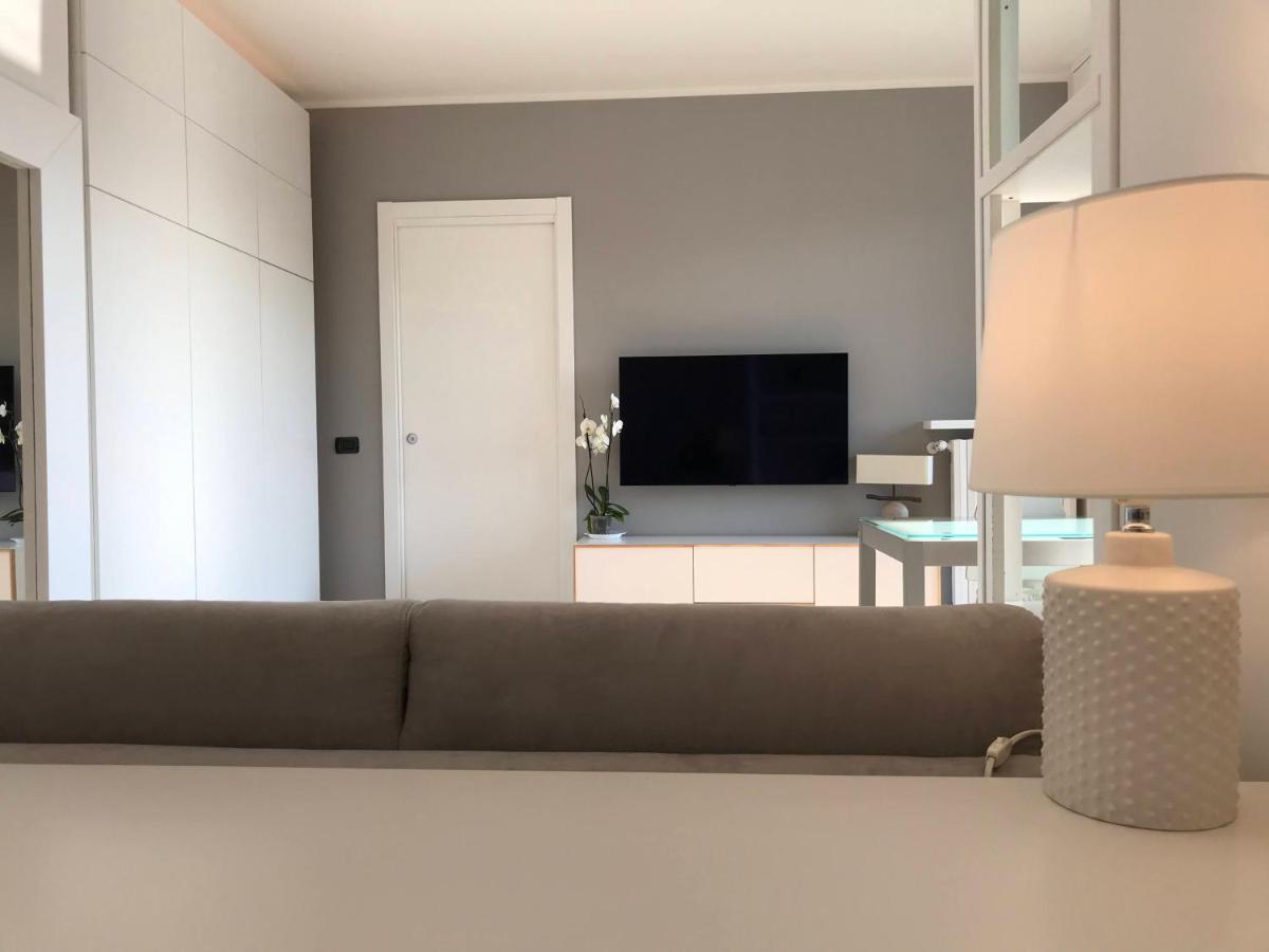 דירות Fiera Milanocity View With Terrace Next To Shopping Mall מראה חיצוני תמונה